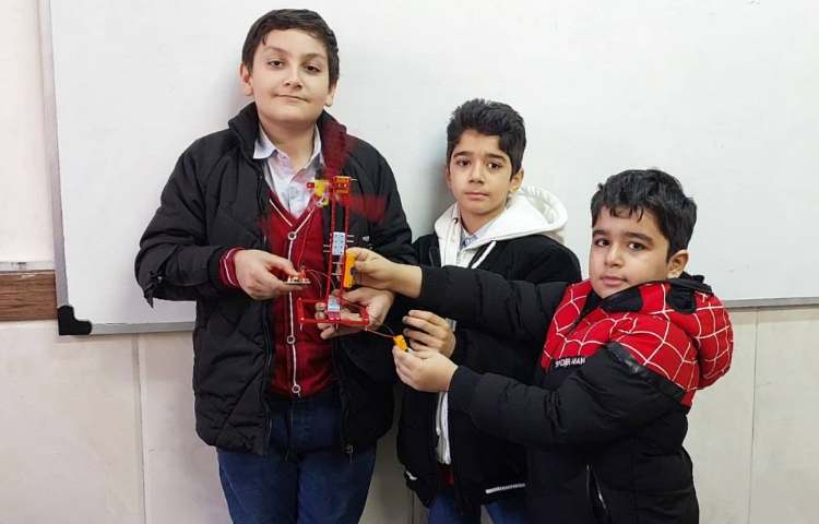 به حرکت درآوردن آسیاب توسط بُرد و باتری و شروع ساخت شاسی ماشین 3