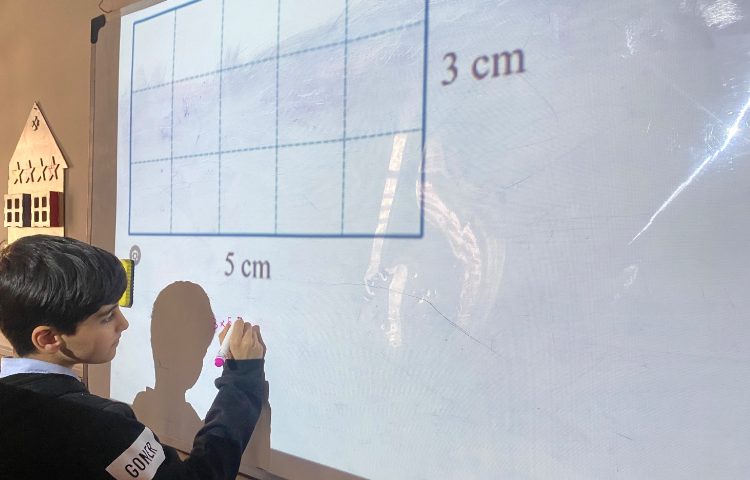 به دست آوردن مساحت و محیط اشکال هندسی-زنگ Math 1