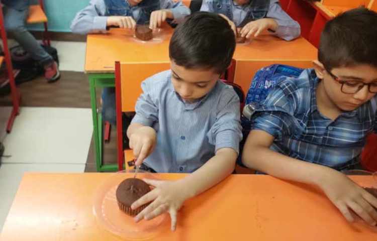 به وقت آموزش کسر با ریاضی خوشمزه به کمک کیک 1