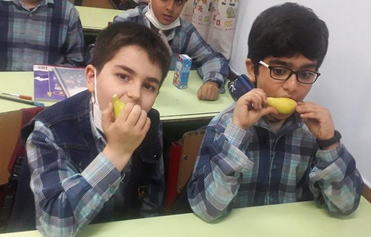 به وقت میان وعده در دبستان علوی 1