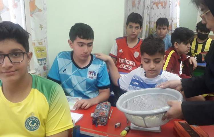 به وقت میان وعده در دبستان علوی 6