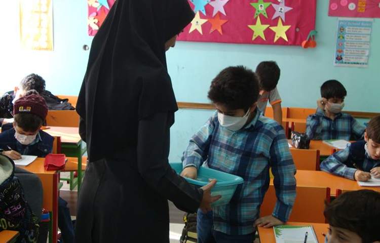 به وقت میان وعده در دبستان علوی 9