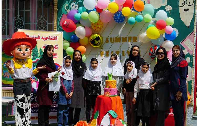 تئاتر انگلیسی دانش آموزان خلاق مجتمع آموزشی پرتوعلوی 1