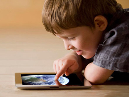 تاثیرات تکنولوژی بر رشد ذهنی و جسمی کودکان