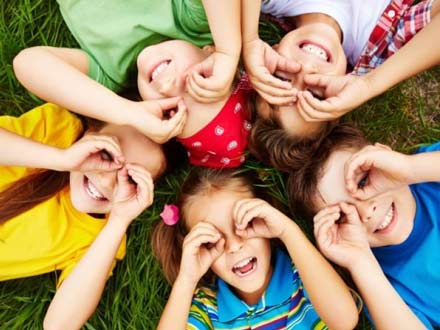 بازی کردن و تقویت اعتماد به‌نفس در کودکان