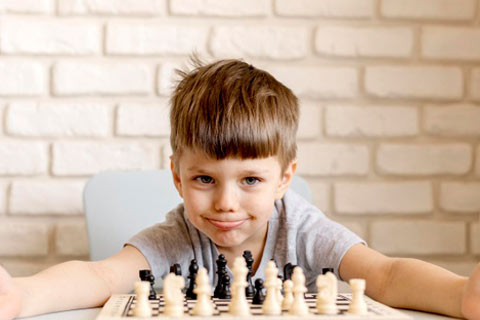 چگونه آموزش شطرنج را برای کودکان لذت‌بخش کنیم؟