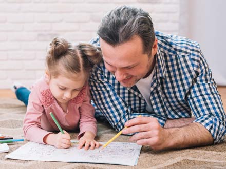 سطح سواد والدین چه تاثیری بر پیشرفت تحصیلی فرزندانشان دارد؟