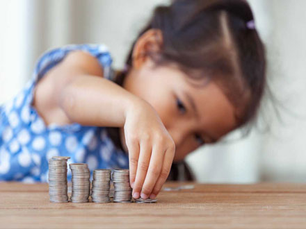 تا چه سنی دادن پول توجیبی به فرزندان را ادامه دهیم؟