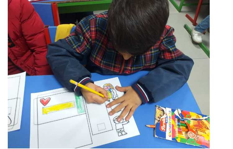 تبریک روز مادر و درست کردن کاردستی کلاس پیش 2 2