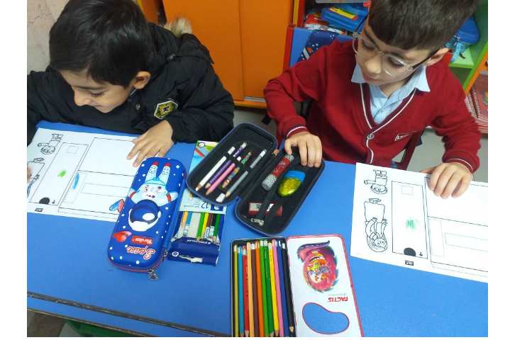 تبریک روز مادر و درست کردن کاردستی کلاس پیش 2 3