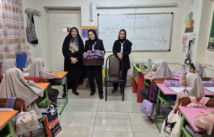 تبریک سال تحصیلی جدید توسط مدیریت و معاون آموزشی 11