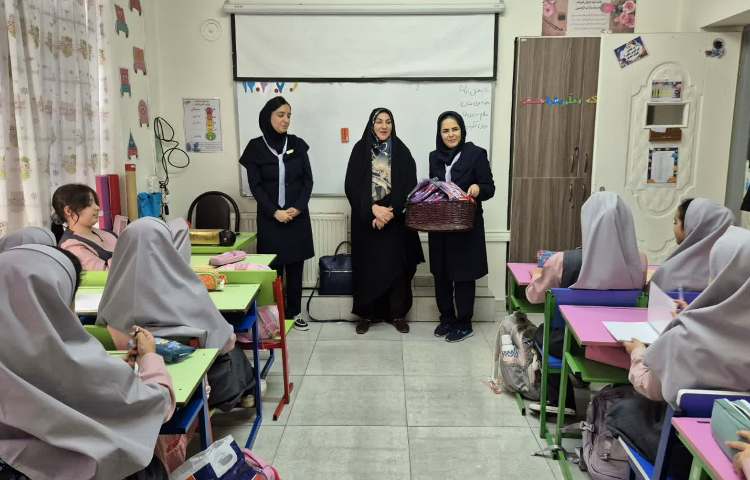 تبریک سال تحصیلی جدید توسط مدیریت و معاون آموزشی 13