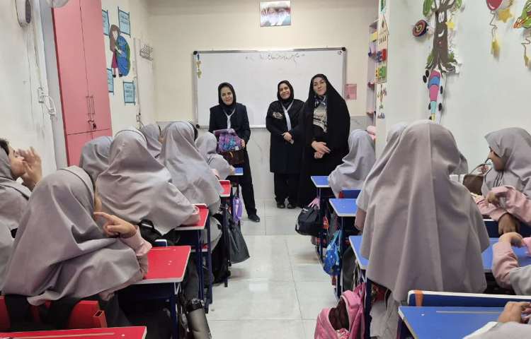 تبریک سال تحصیلی جدید توسط مدیریت و معاون آموزشی 15