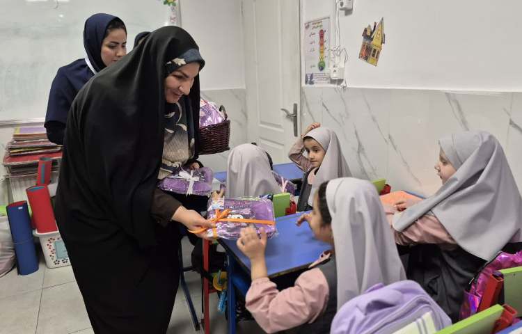 تبریک سال تحصیلی جدید توسط مدیریت و معاون آموزشی 6