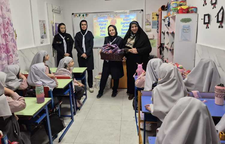 تبریک سال تحصیلی جدید توسط مدیریت و معاون آموزشی 7