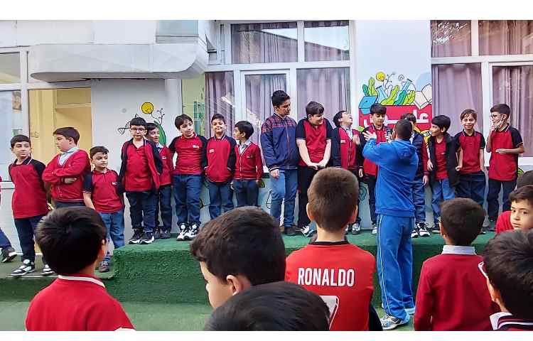 تبلیغات انتخاباتی دانش آموزان در صبحگاه 5