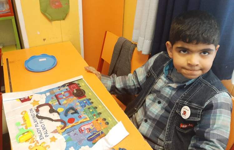 :تثبیت و استثنا با خمیر بازی، کلاس توت فرنگی 5