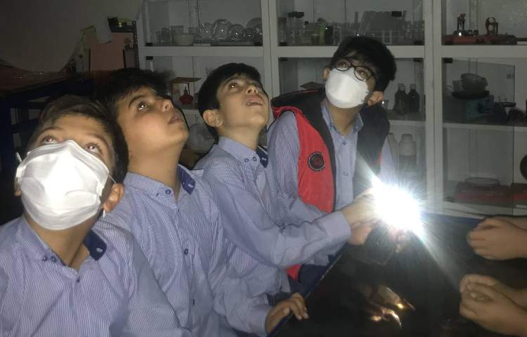 تجزیه نور به کمک منشور 4