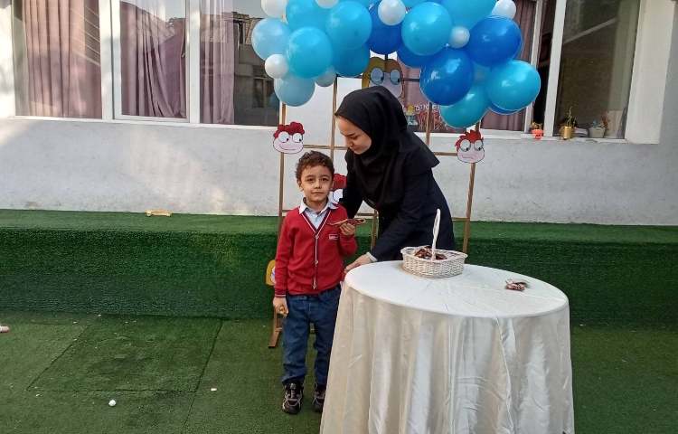 تجلیل از برگزیدگان مسابقه روزنامه دیواری امام شناسی 6