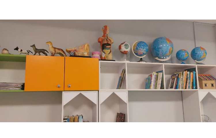 تجهیز کتابخانه، سایت و آزمایشگاه مدرسه 2