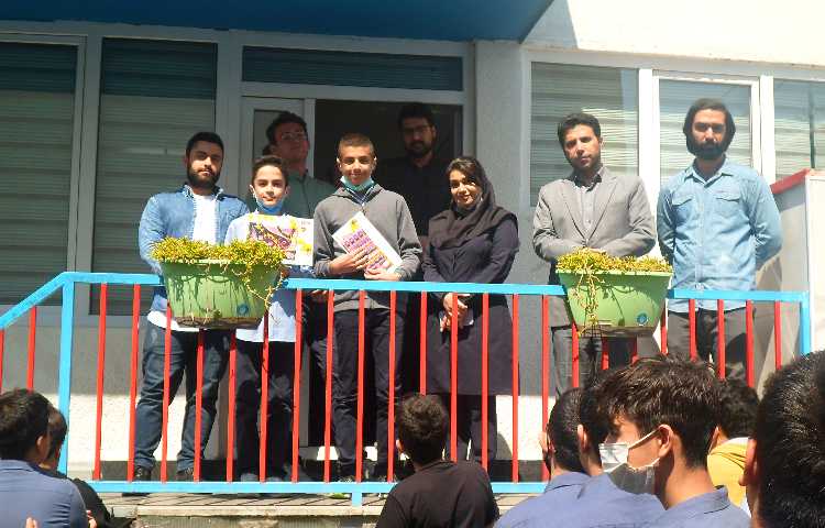 تحویل جوایز غایبین جشن اختتامیه و نوروز 1401 3