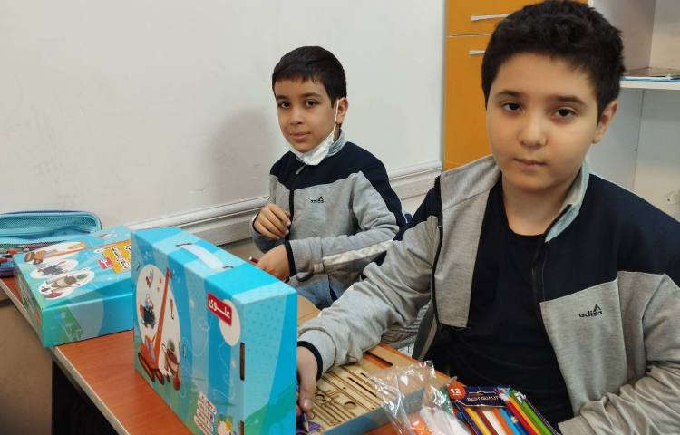 تحویل دادن پک رباتیک به دانش آموزان و شروع به زنگ آمیزی فرفره فوتی