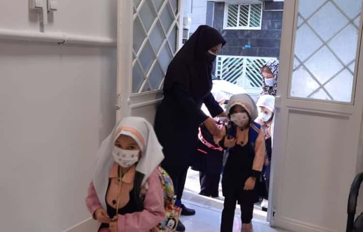 تحویل دانش آموزان از اولیا 1