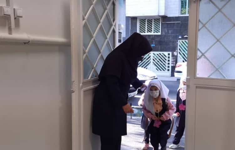 تحویل دانش آموزان از اولیا 4