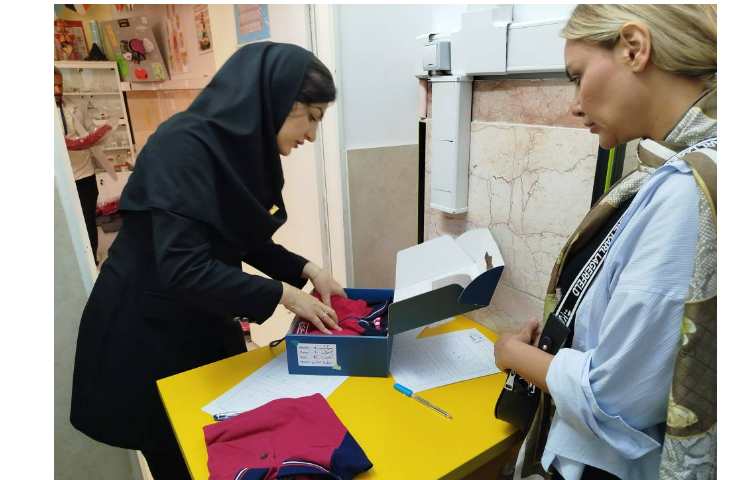 تحویل لباس فرم دانش آموزان 7