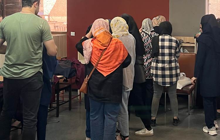 تحویل لباس فرم 3