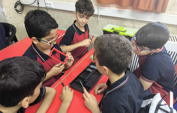 تحویل پک ها و ساخت سازه ی قاب عکس 3