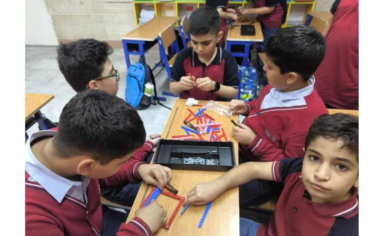 تحویل پک ها و ساخت سازه ی قاب عکس