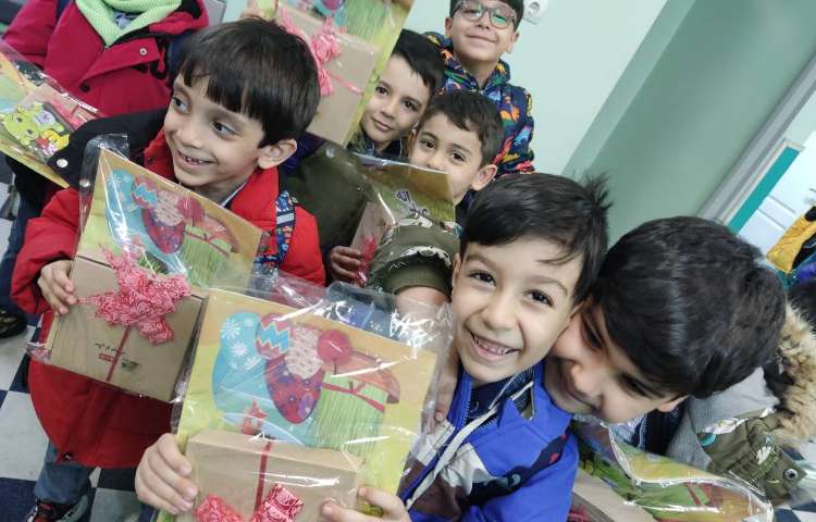 تحویل پک هدیه عیدانه