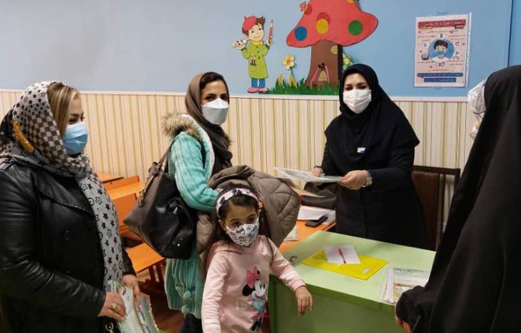 تحویل کارنامه نیمسال اول تحصیلی 6