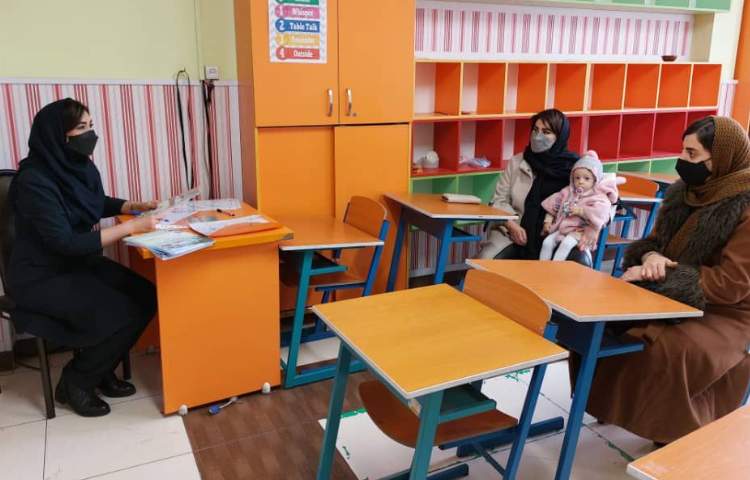 تحویل کارنامه نیمسال اول تحصیلی 8