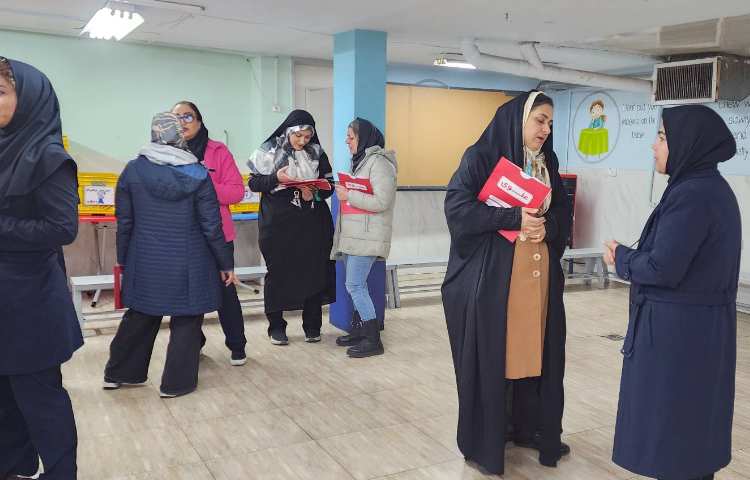 تحویل کارنامه نیمسال اول و بازدید از نمایشگاه فوق برنامه 13