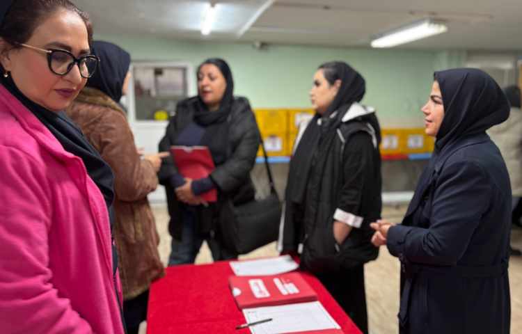 تحویل کارنامه نیمسال اول و بازدید از نمایشگاه فوق برنامه 9