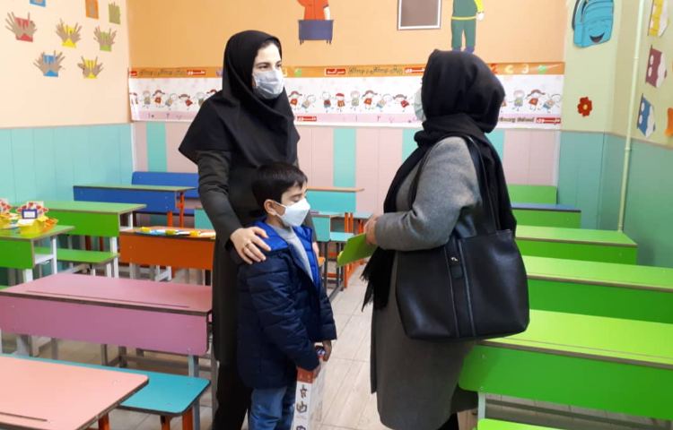 تحویل کارنامه های نوبت اول 2