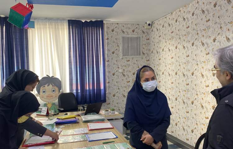 :تحویل کارنامه های نیم سال اول دانش آموزان توانمند علوی به اولیا گرامی 3