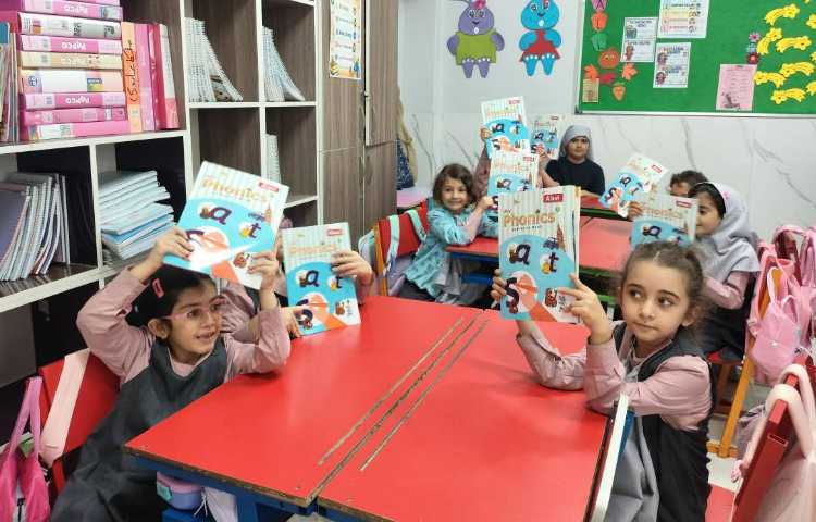 تحویل کتاب‌های زبان انگلیسی 6