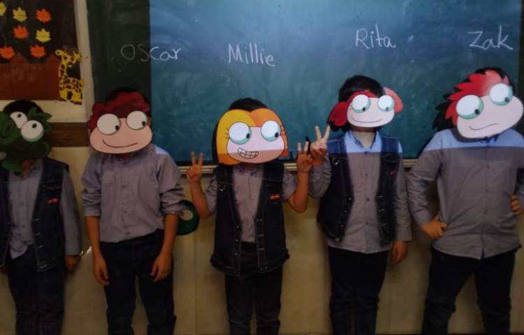 تحویل کتاب های ODI1 به زبان آموزان و معرفی شخصیت های کتابِ جدید 4