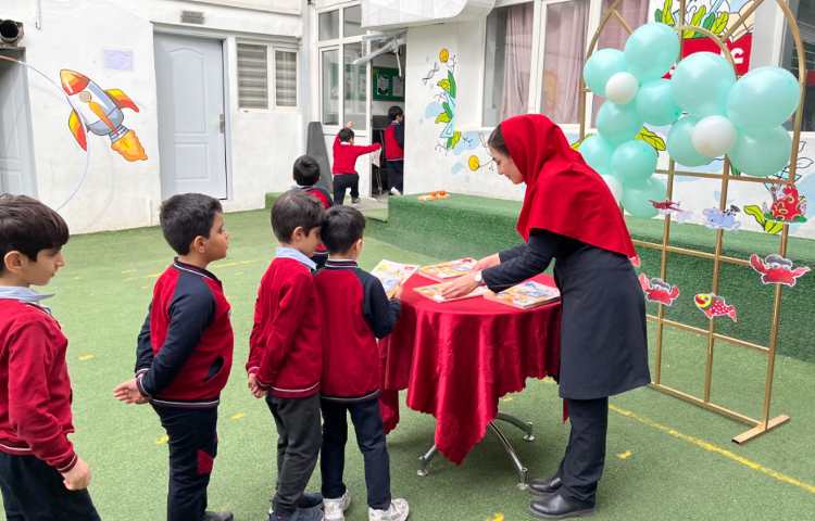 تحویل کتاب‌های ALV Phonics 2 3