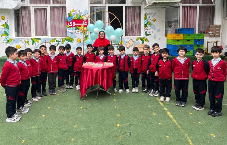 تحویل کتاب‌های ALV Phonics 2 8