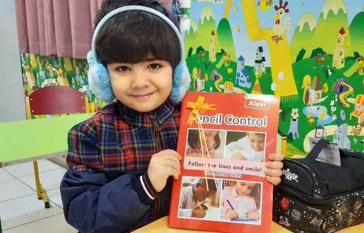 تحویل کتاب‌های Pencil Control 3