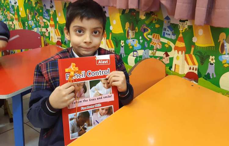 تحویل کتاب‌های Pencil Control 5