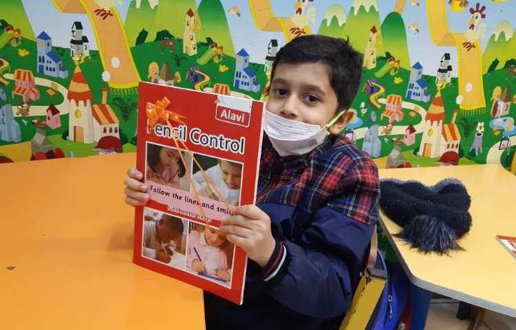 تحویل کتاب‌های Pencil Control 6