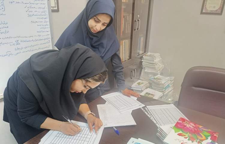 تحویل کتب دانش آموزی 4