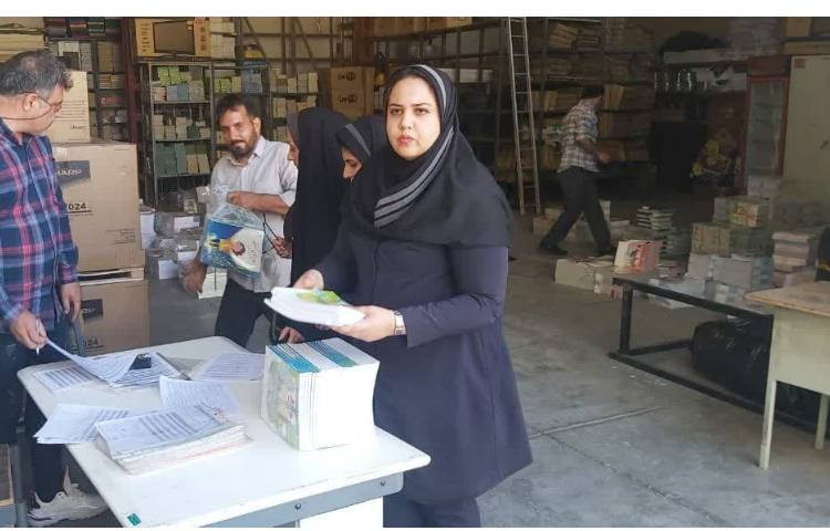 تحویل کتب درسی 3