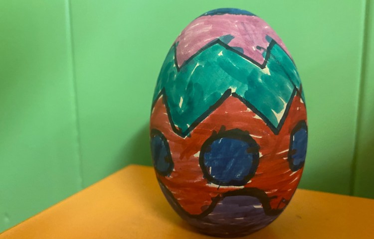 :تخم مرغ رنگی و زیبا نویسی 10