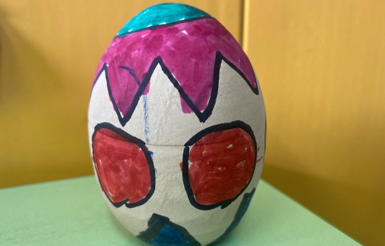 :تخم مرغ رنگی و زیبا نویسی 13